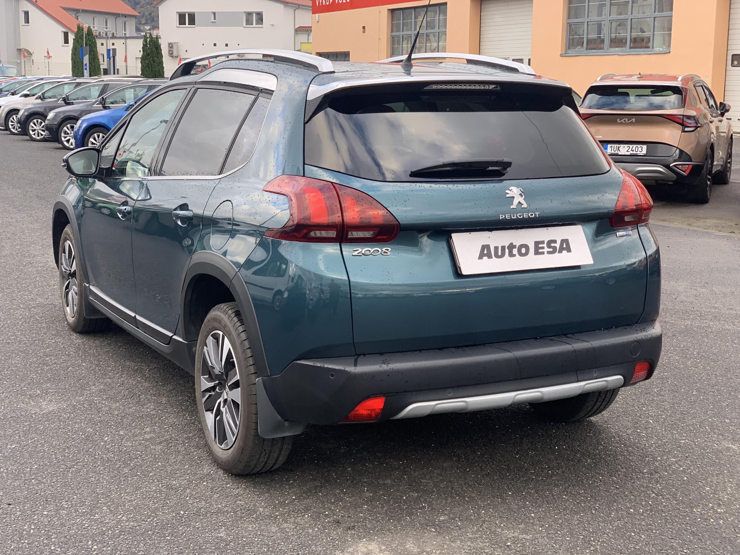 Peugeot 2008, 2016 - pohled č. 4