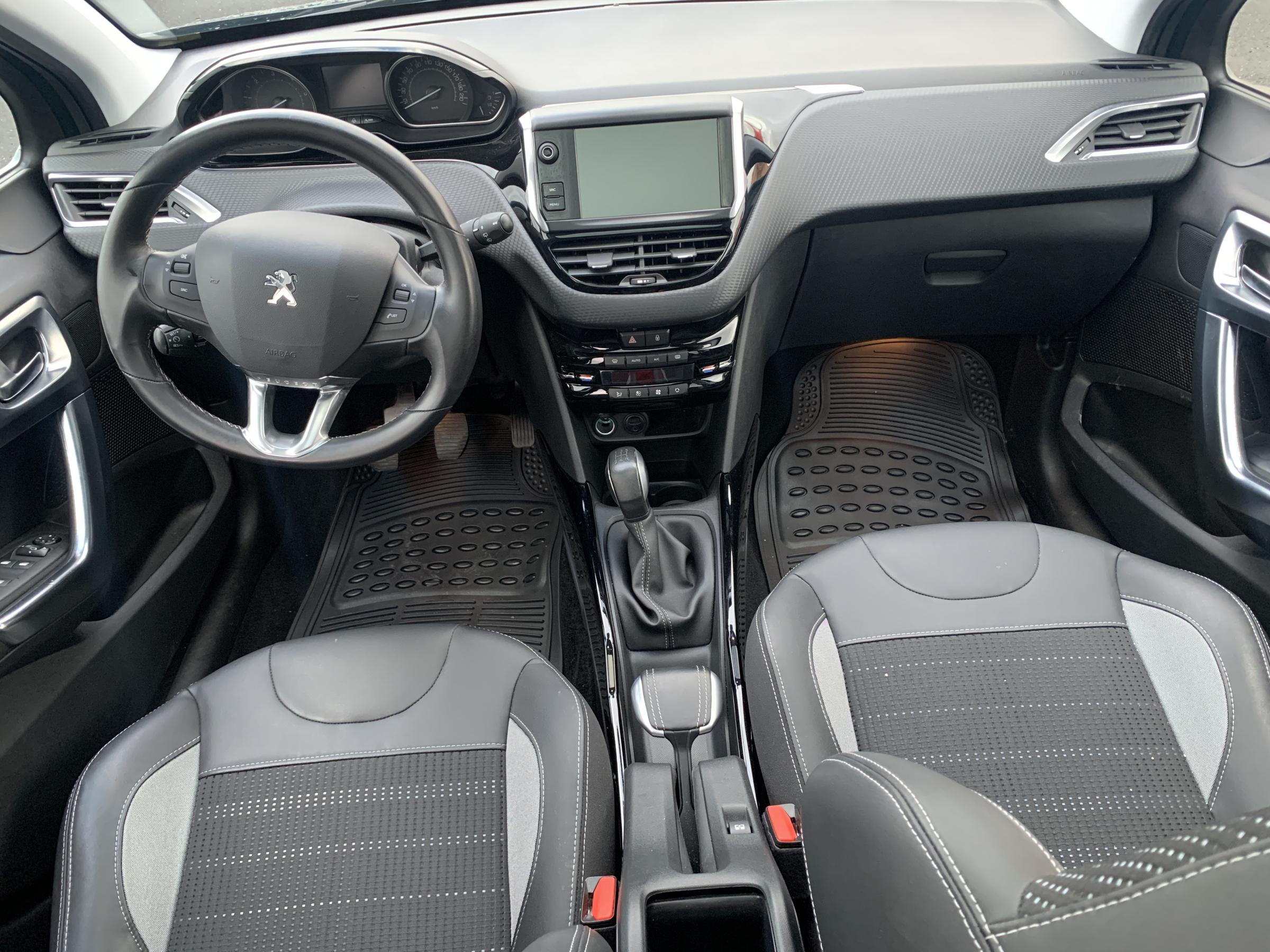 Peugeot 2008, 2016 - pohled č. 8