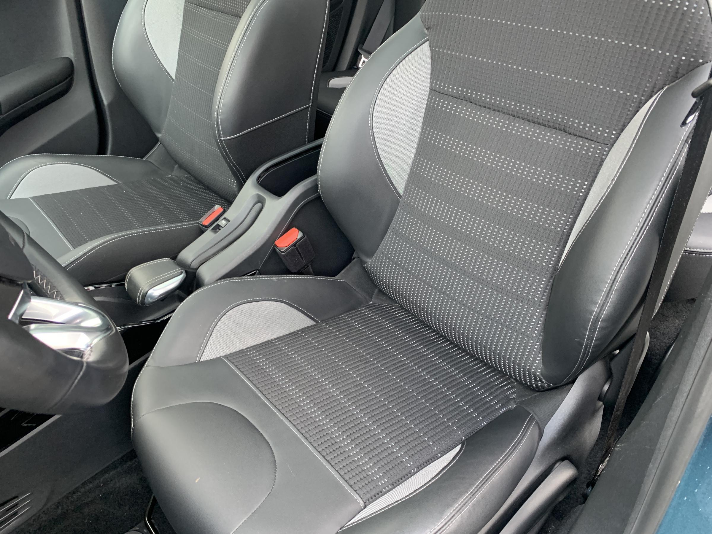 Peugeot 2008, 2016 - pohled č. 9