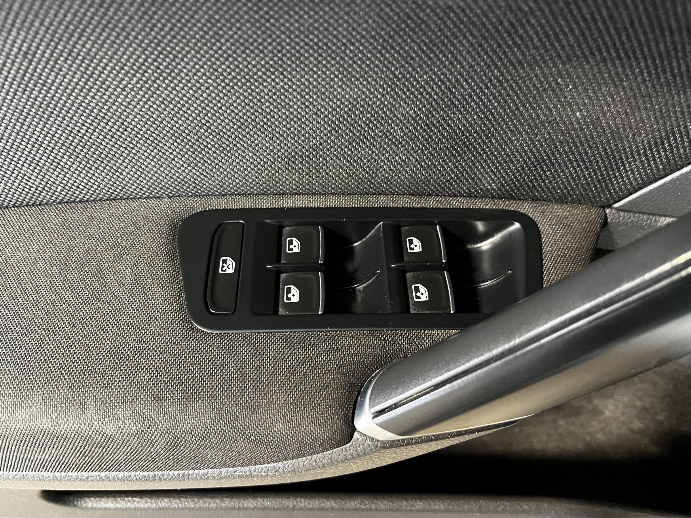 Volkswagen Golf, 2016 - pohled č. 12