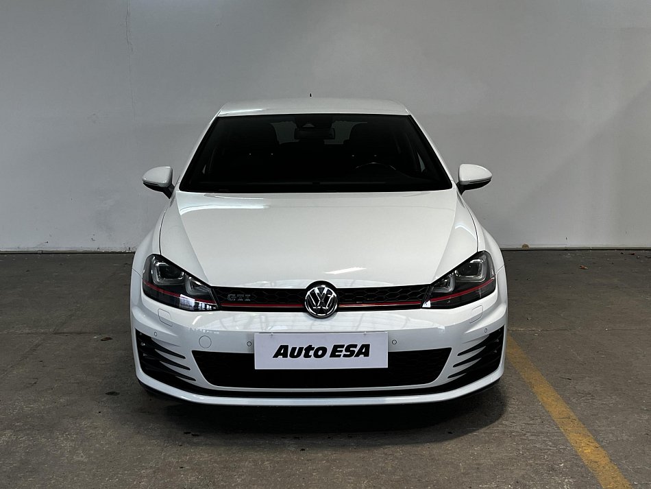 Volkswagen Golf 2.0 TSI GTi