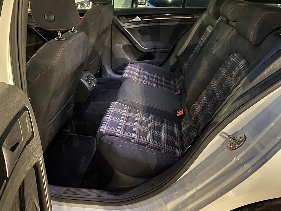 Volkswagen Golf 2.0 TSi GTi