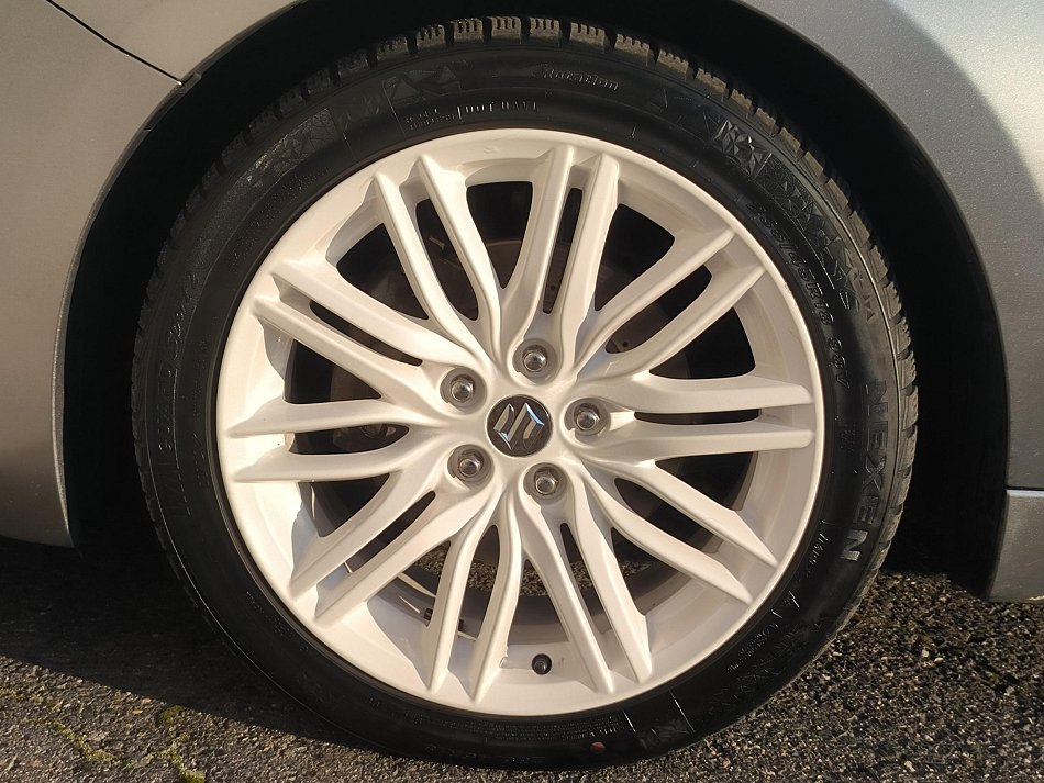 Suzuki KIZASHI 2.4VVT  4x4