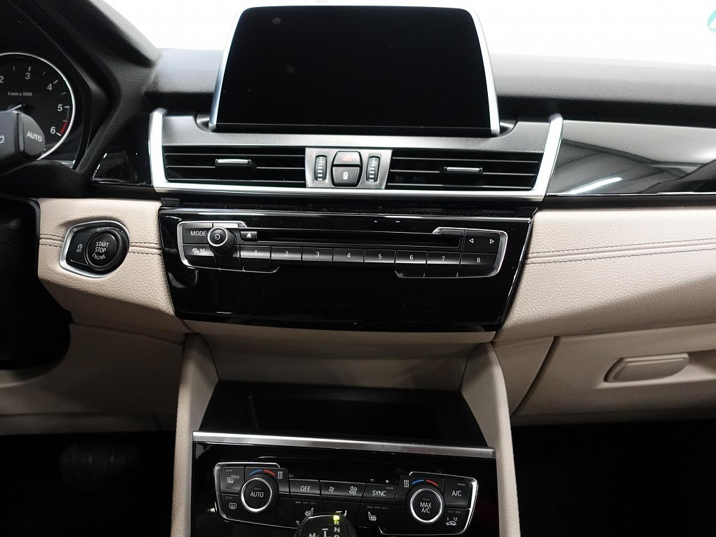 BMW Řada 2 2.0d  220d xDrive