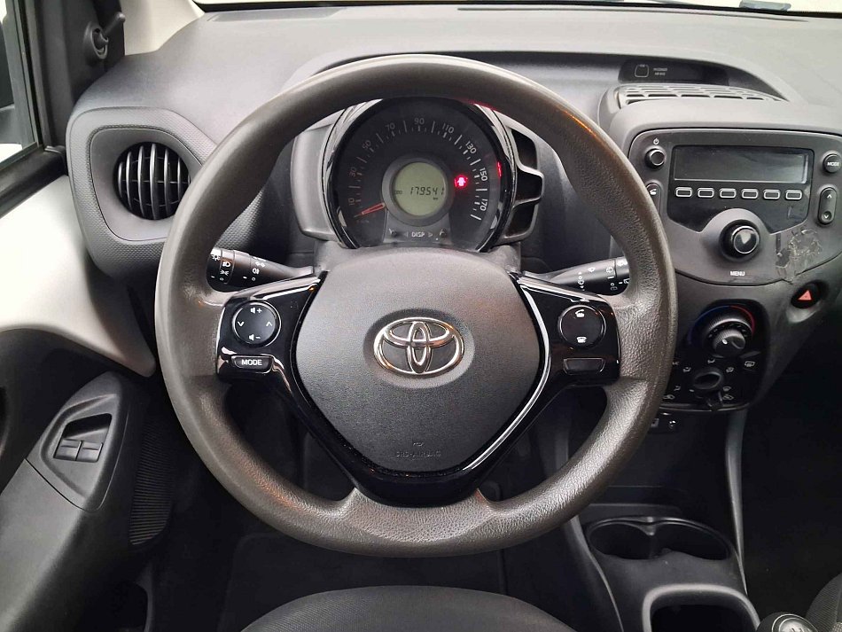 Toyota Aygo 1.0i 