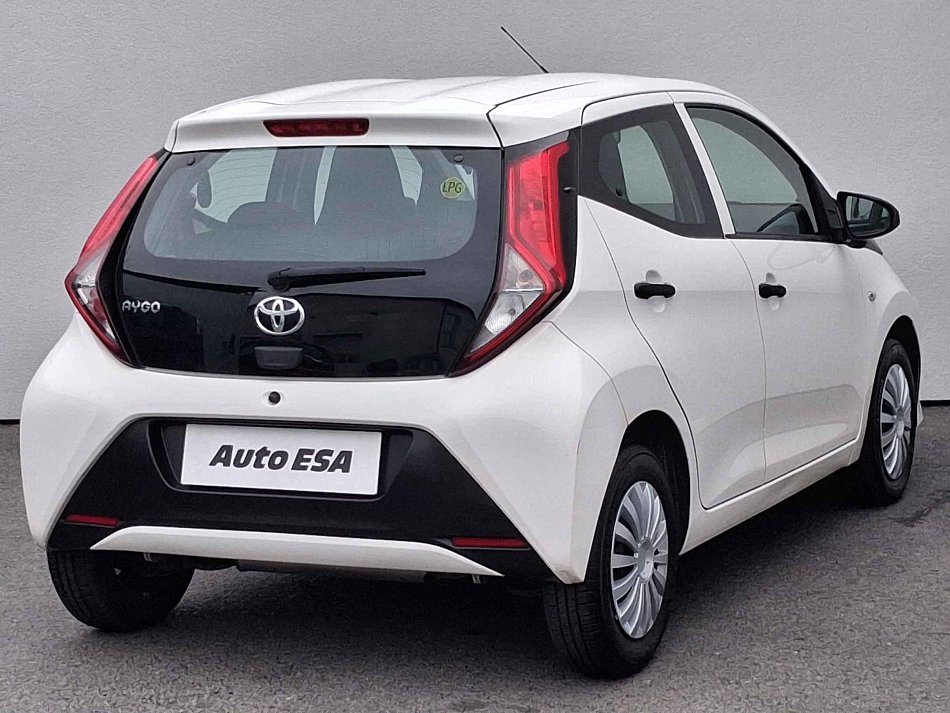 Toyota Aygo 1.0i 