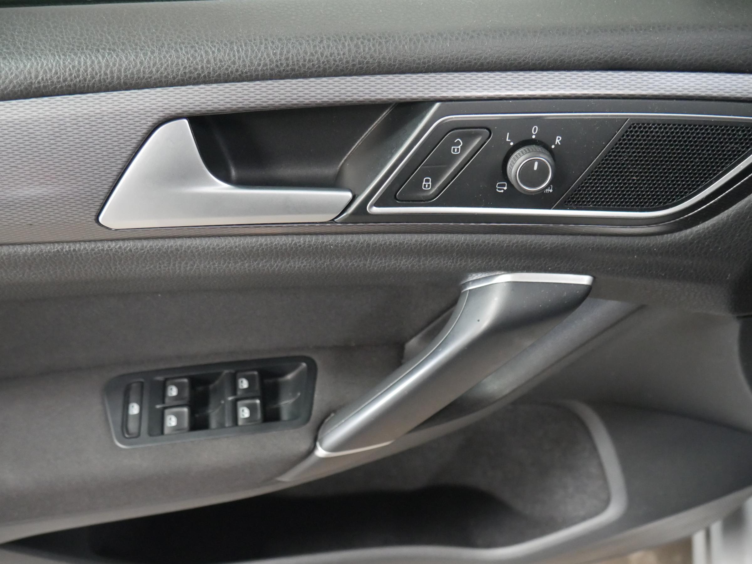 Volkswagen Sportsvan, 2016 - pohled č. 14