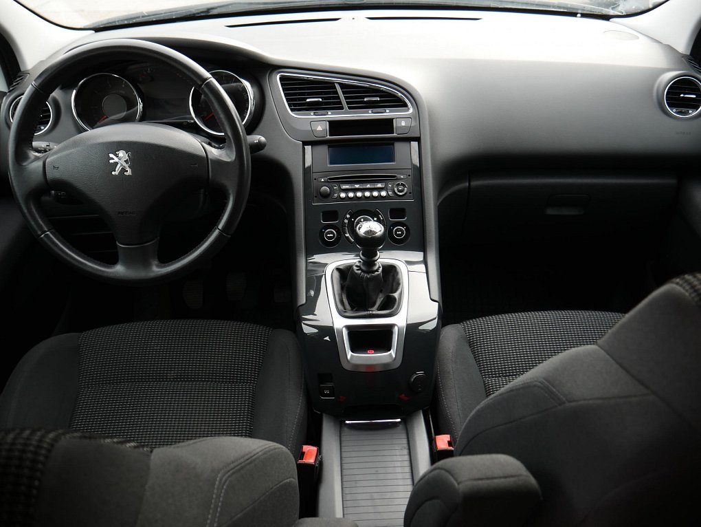 Peugeot 5008 1.2PT 