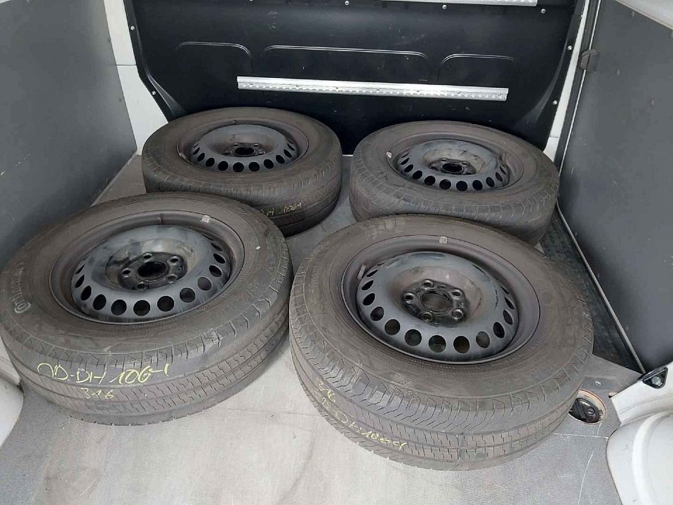 Volkswagen Transporter 2.0TDi  L1H1