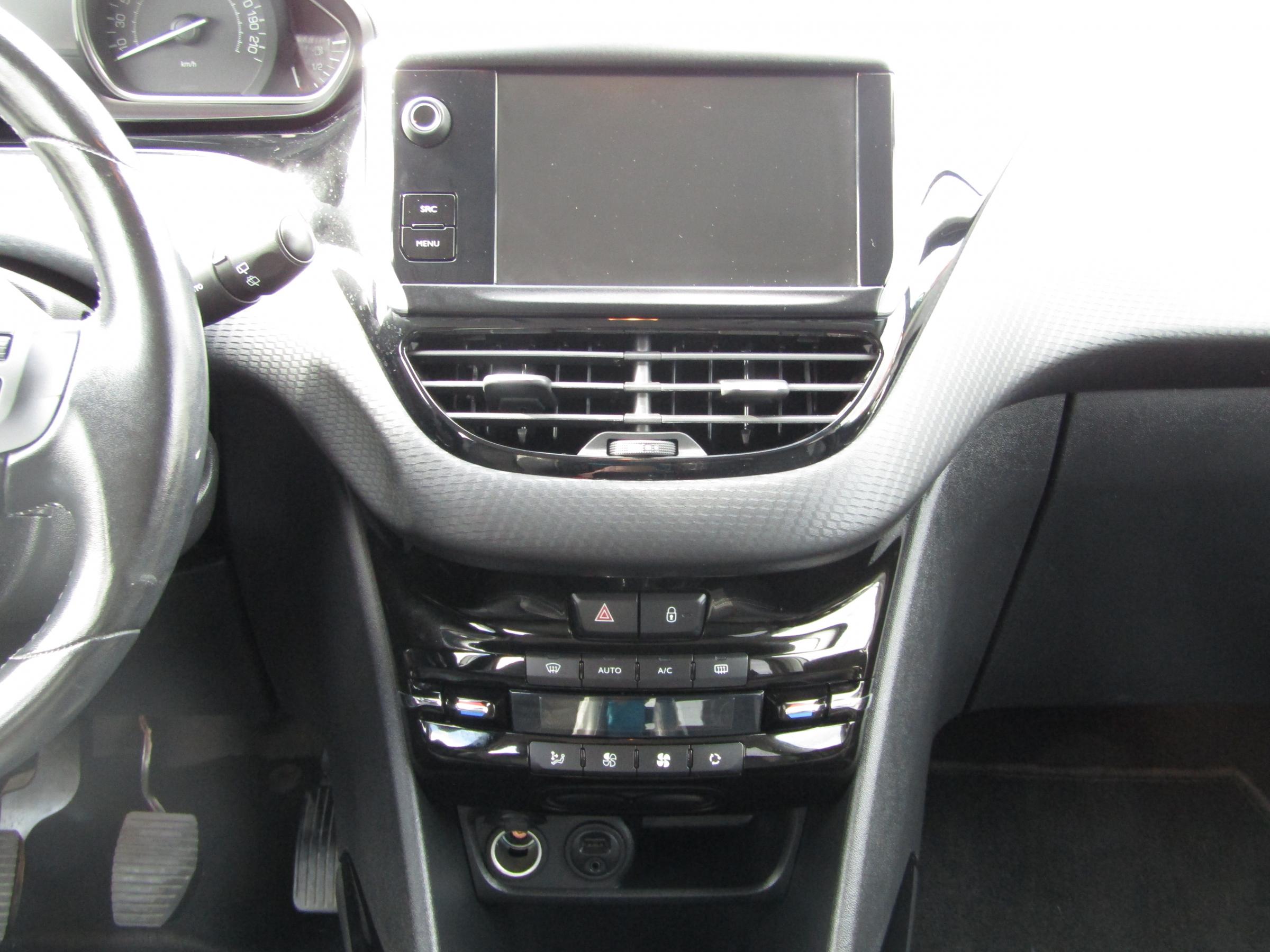 Peugeot 2008, 2015 - pohled č. 10