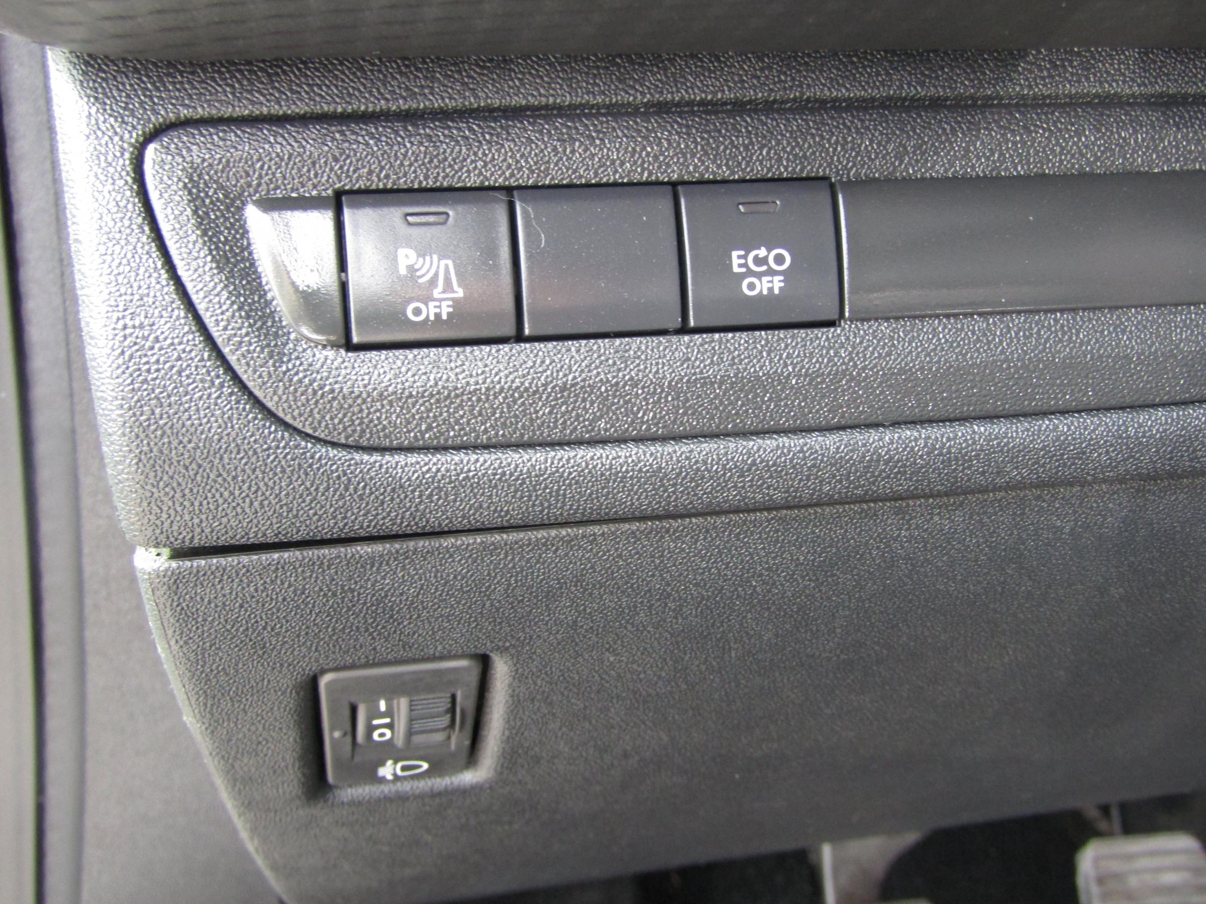 Peugeot 2008, 2015 - pohled č. 14