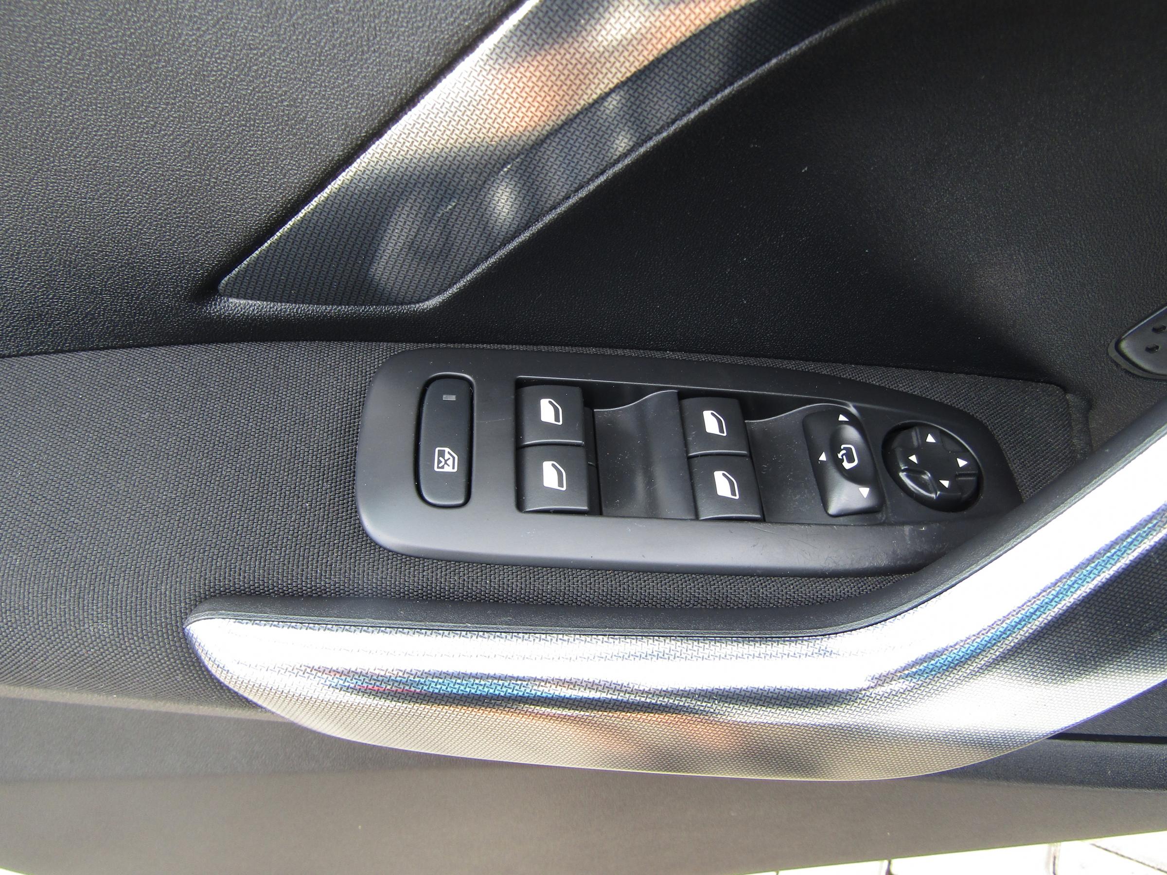 Peugeot 2008, 2015 - pohled č. 18