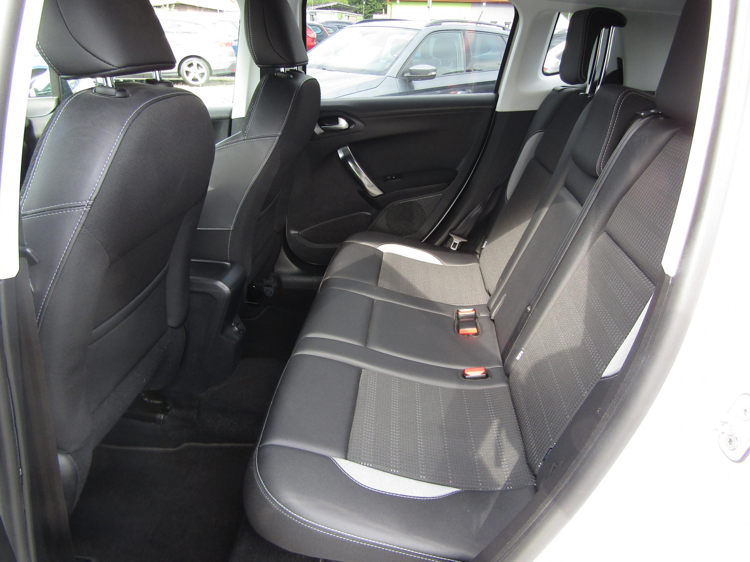 Peugeot 2008, 2015 - pohled č. 19