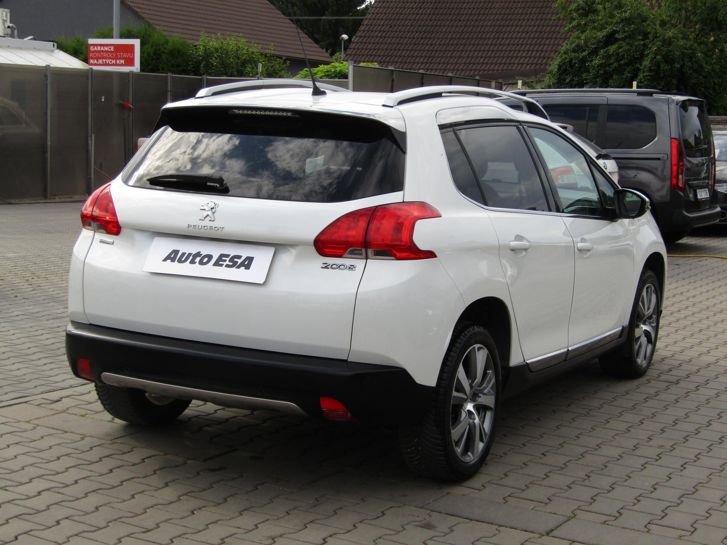 Peugeot 2008, 2015 - pohled č. 4
