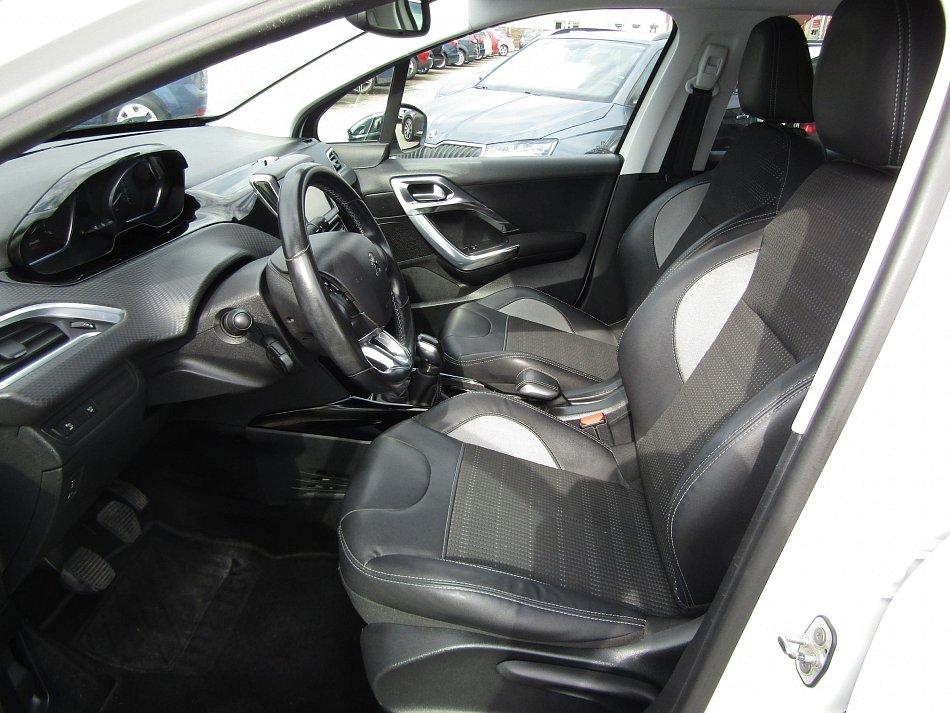 Peugeot 2008 1.2PT Allure