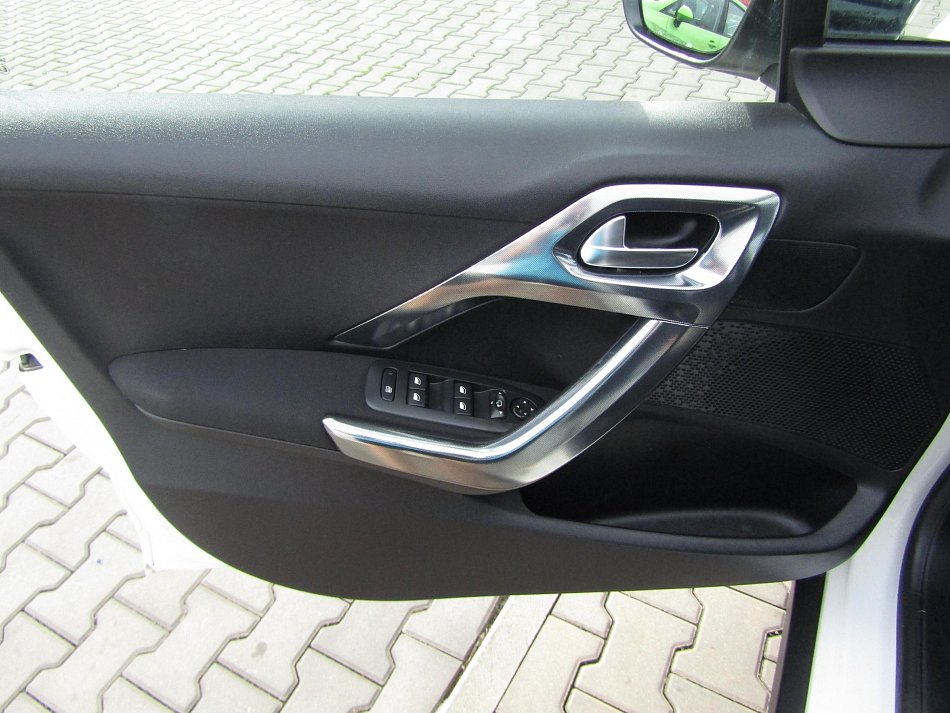 Peugeot 2008 1.2PT Allure