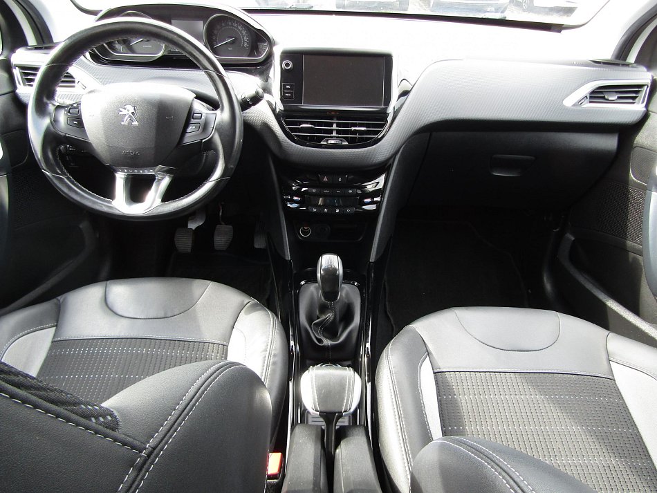 Peugeot 2008 1.2PT Allure