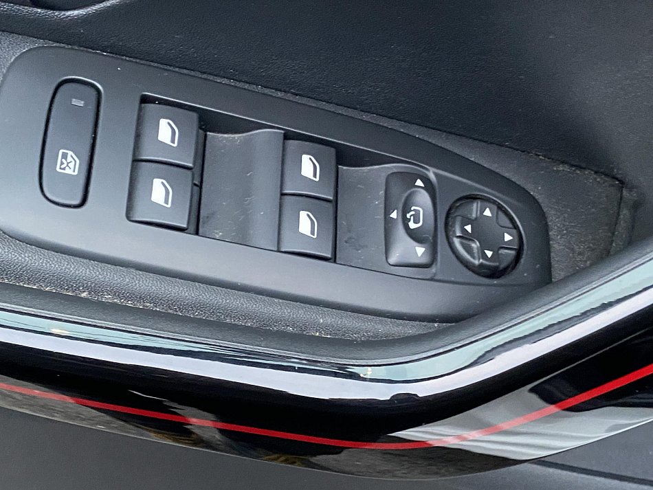 Peugeot 208 1.2 PT GT Line