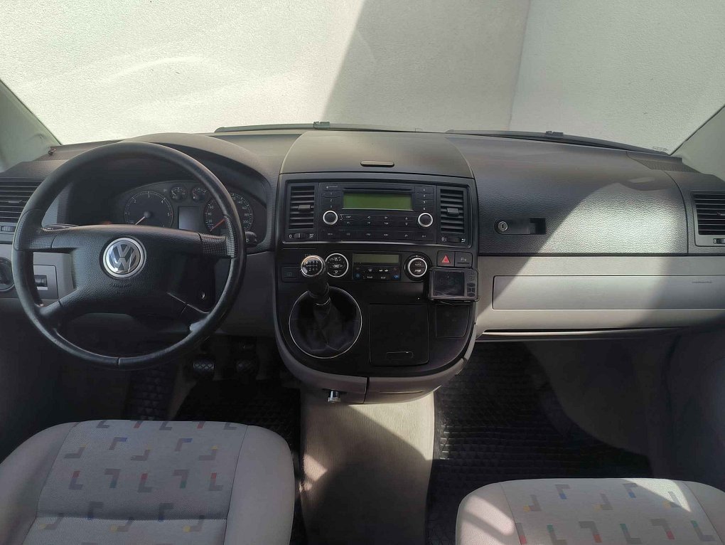 Volkswagen Multivan 2.5 TDi 