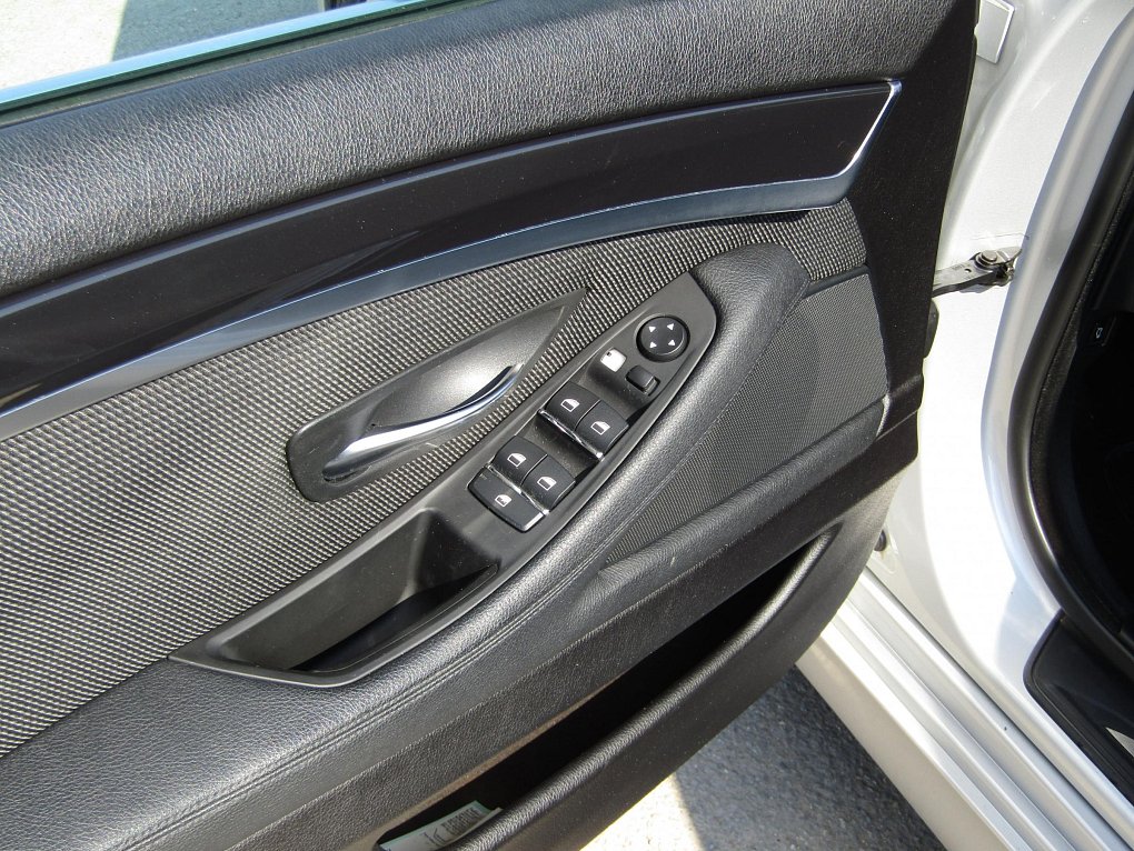 BMW Řada 5 3.0 D  525d