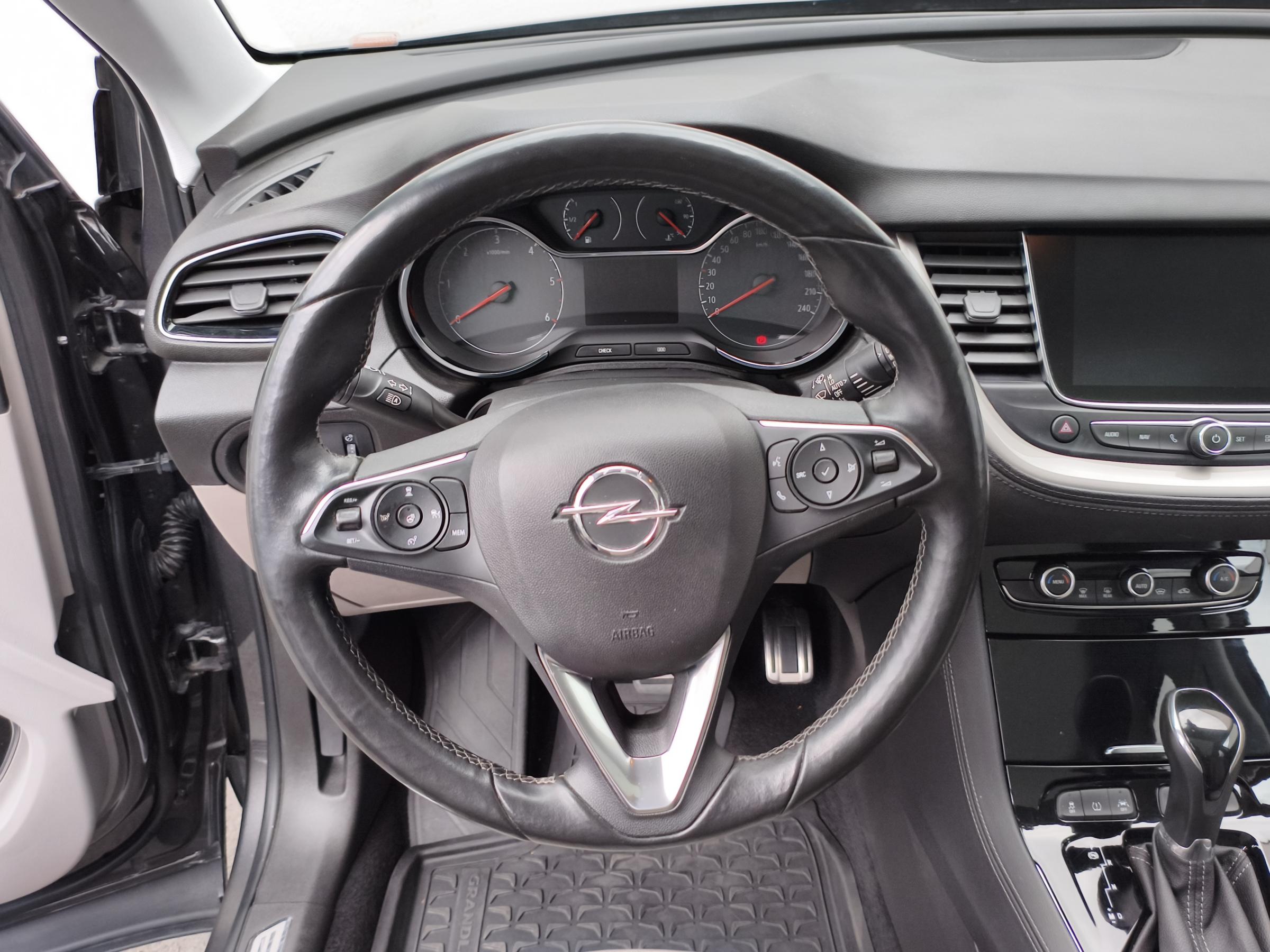 Vauxhall Grandland X, 2018 - pohled č. 11