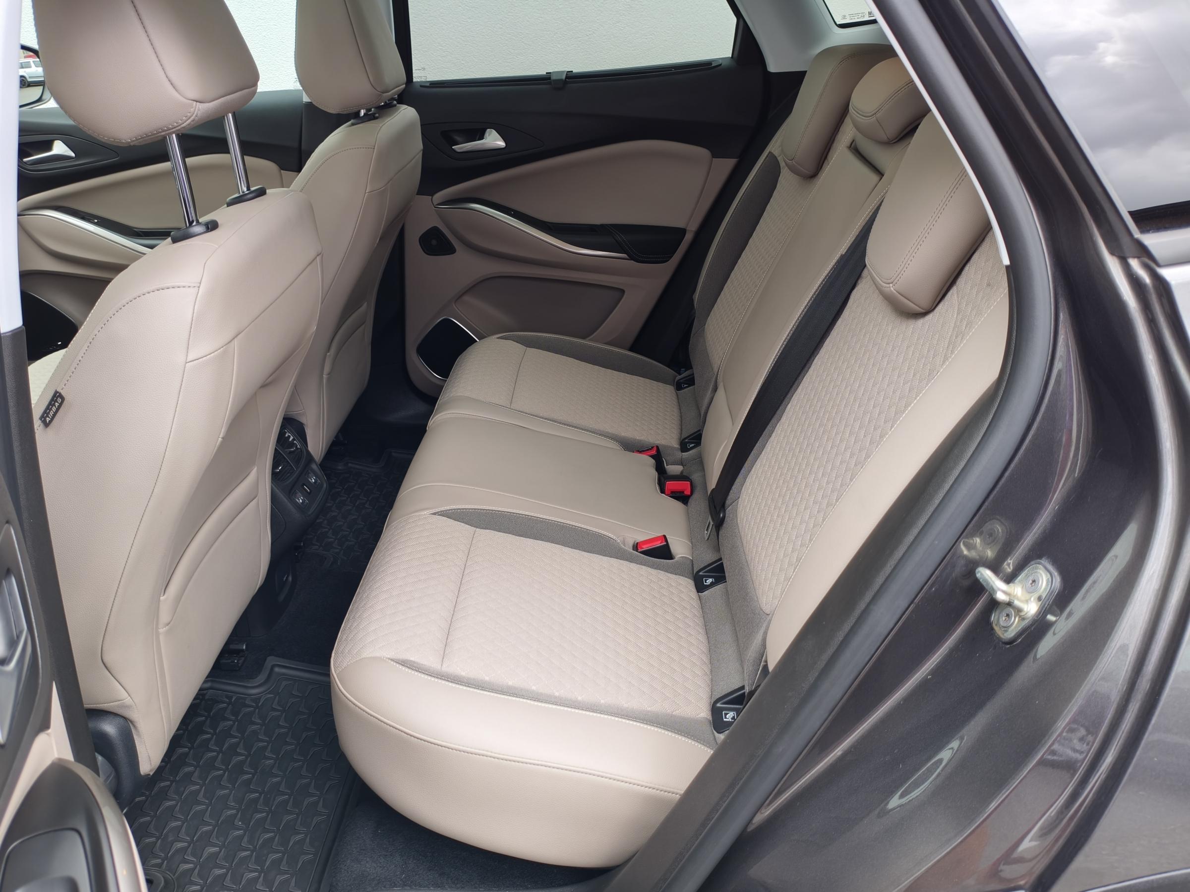 Vauxhall Grandland X, 2018 - pohled č. 16