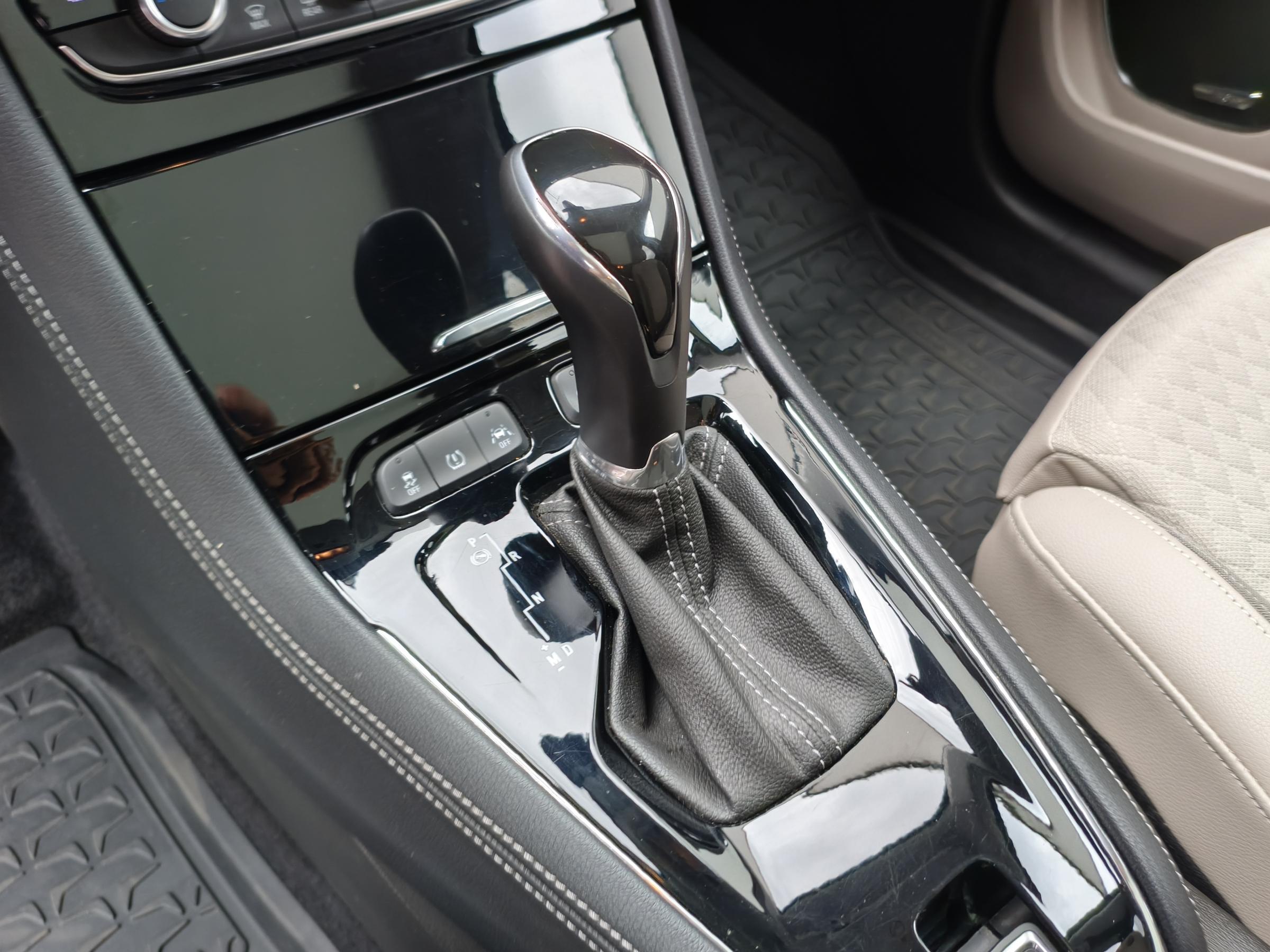 Vauxhall Grandland X, 2018 - pohled č. 21