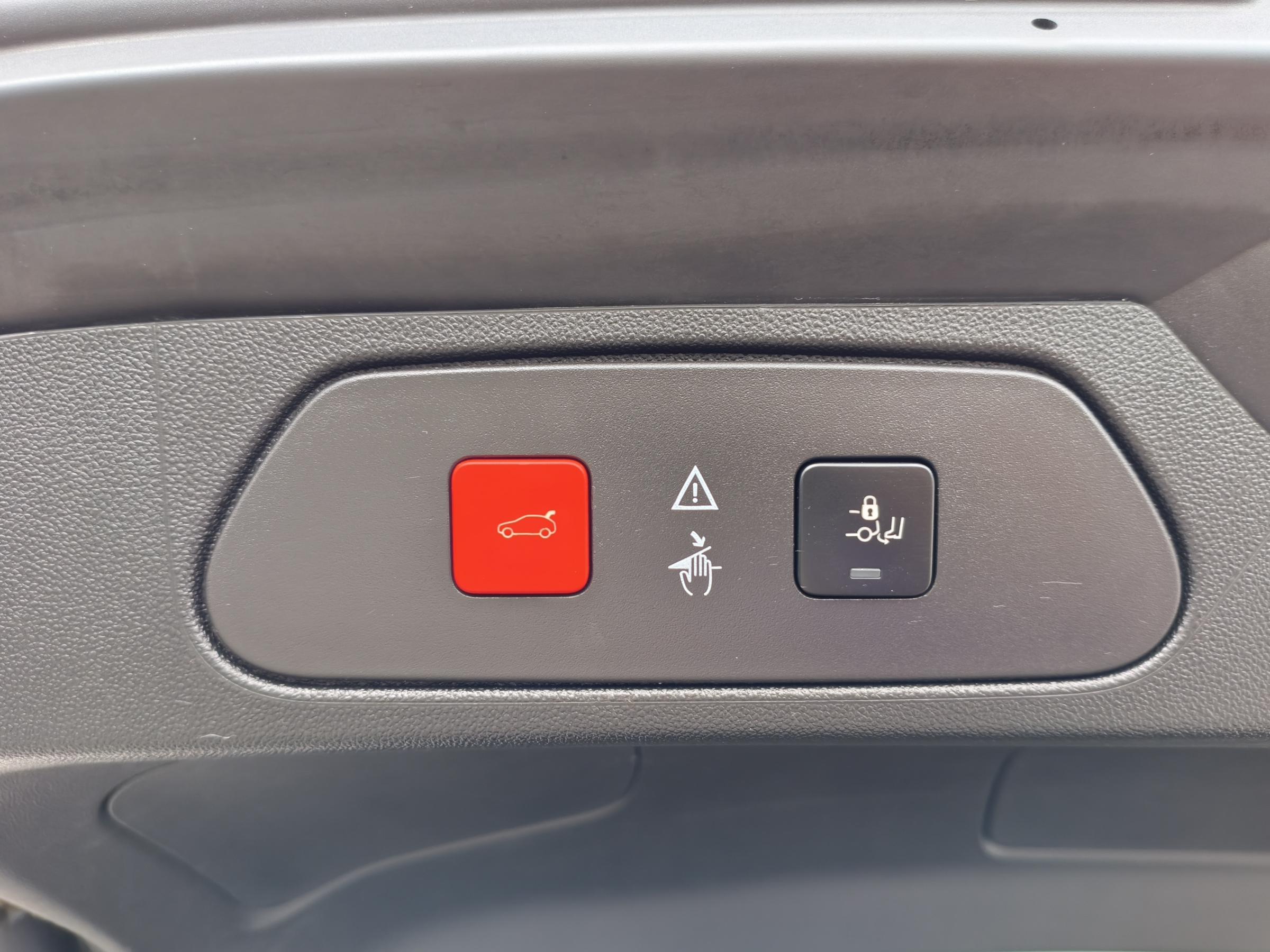 Vauxhall Grandland X, 2018 - pohled č. 9