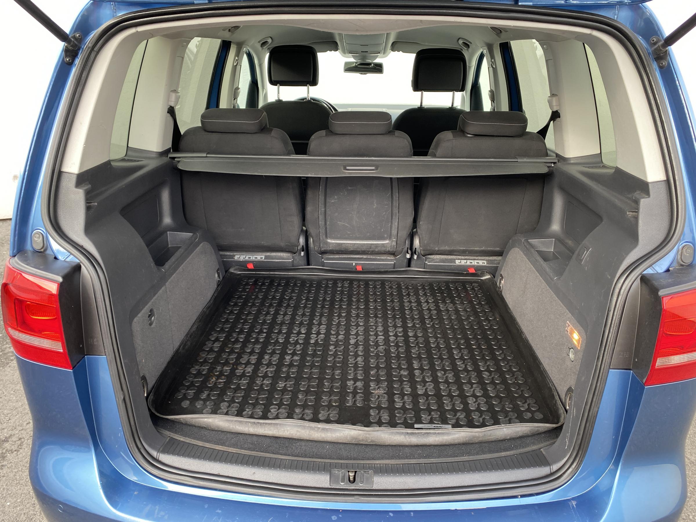 Volkswagen Touran, 2014 - pohled č. 7