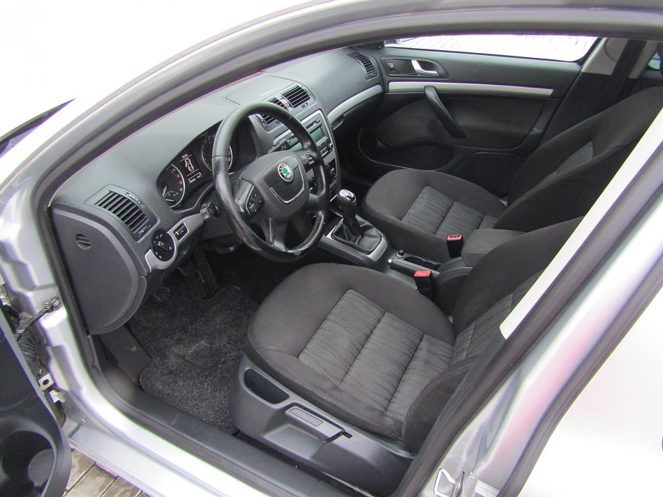 Škoda Octavia II 1.6 TDi Elegance