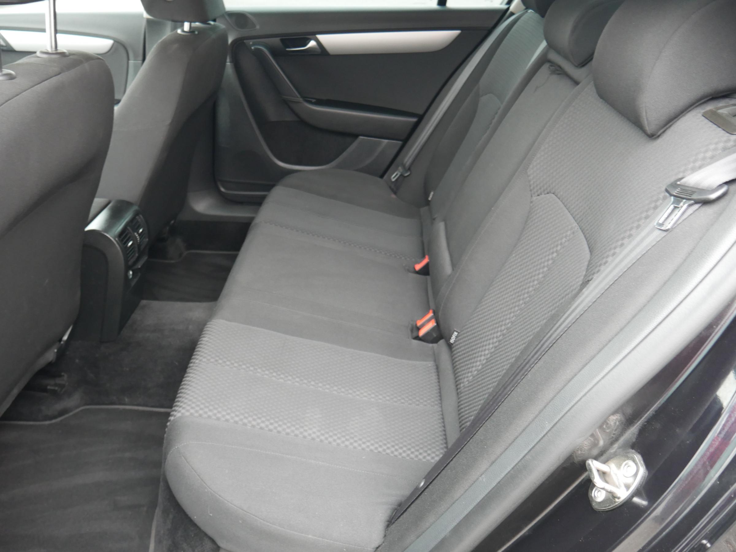 Volkswagen Passat, 2011 - pohled č. 10