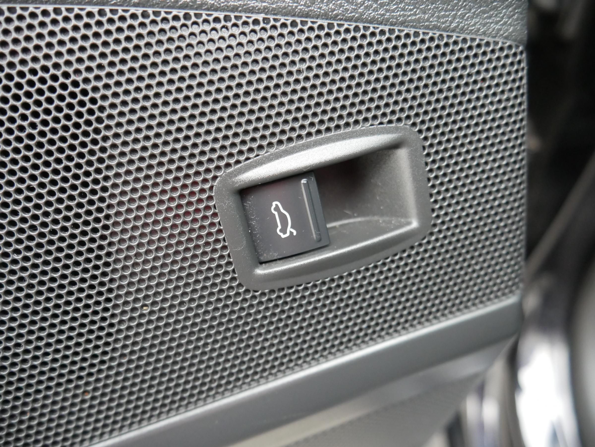 Volkswagen Passat, 2011 - pohled č. 14