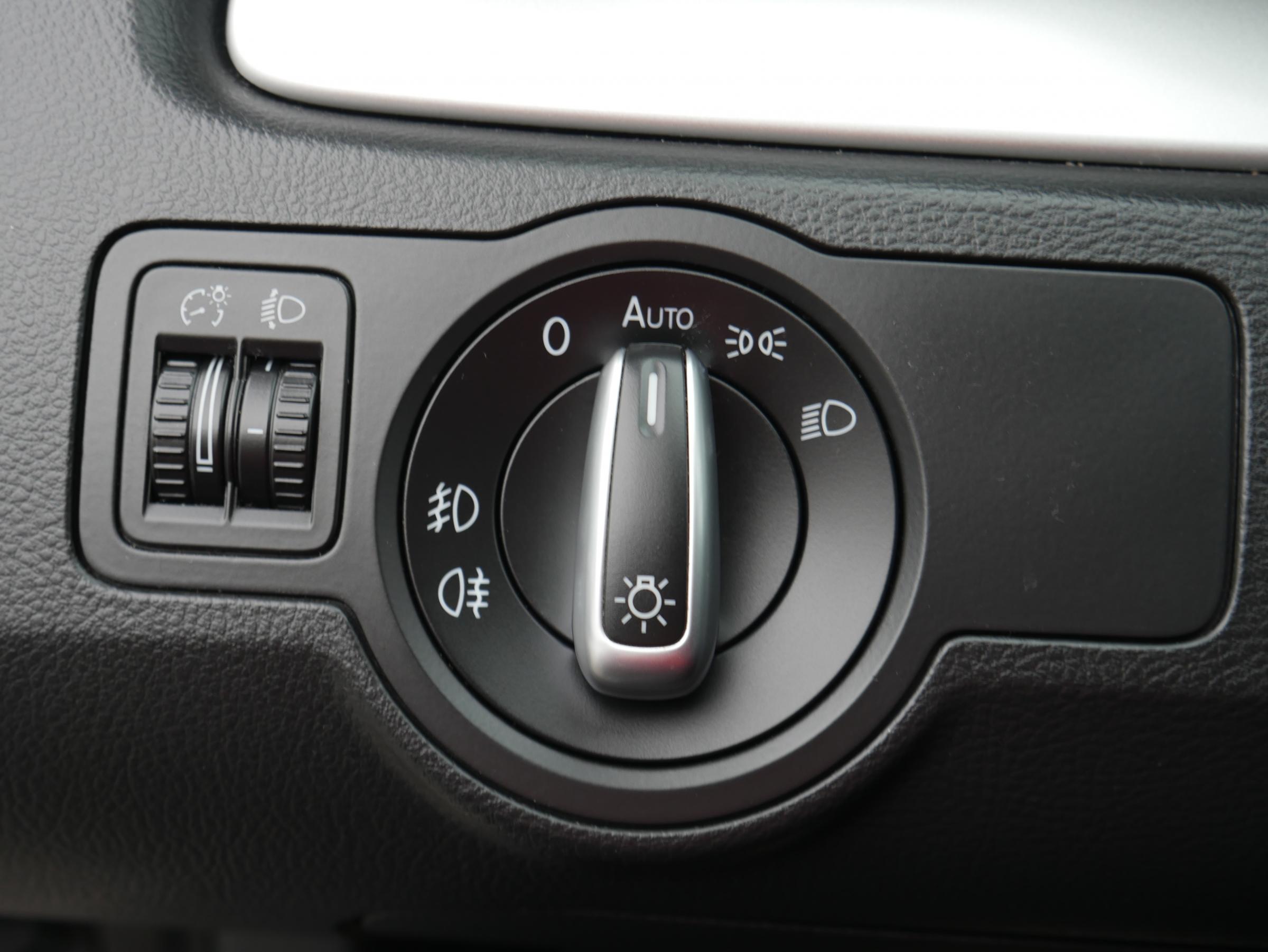 Volkswagen Passat, 2011 - pohled č. 15