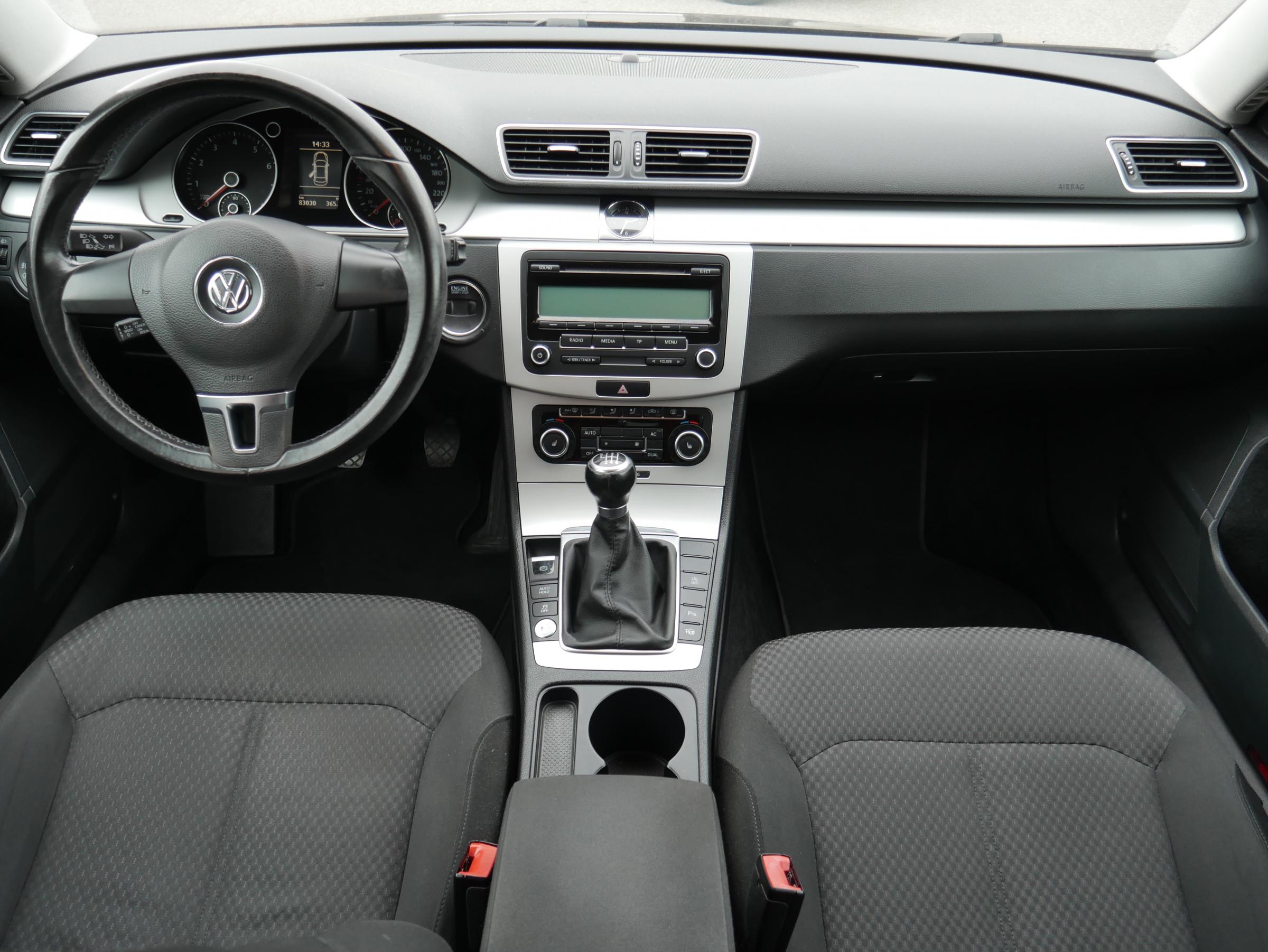 Volkswagen Passat, 2011 - pohled č. 8