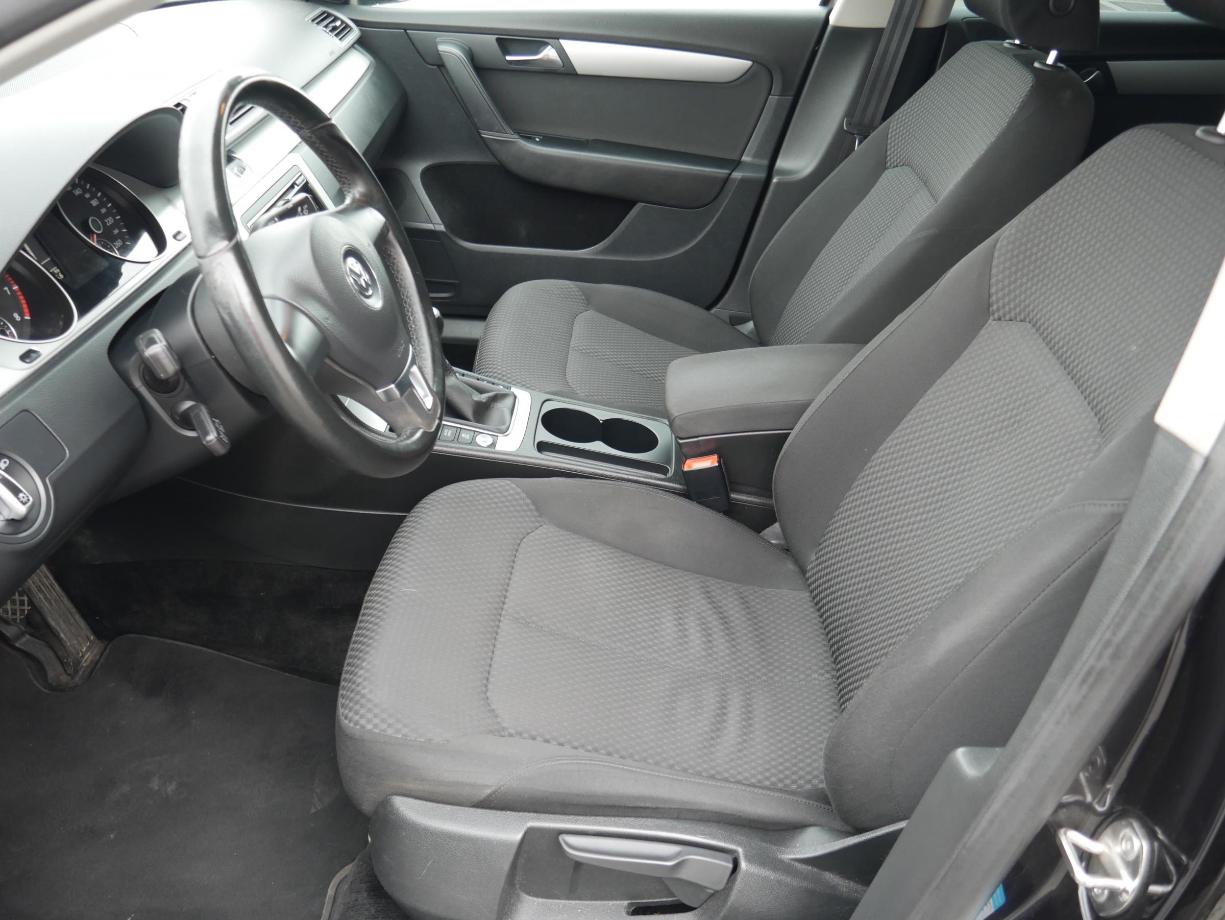 Volkswagen Passat, 2011 - pohled č. 9