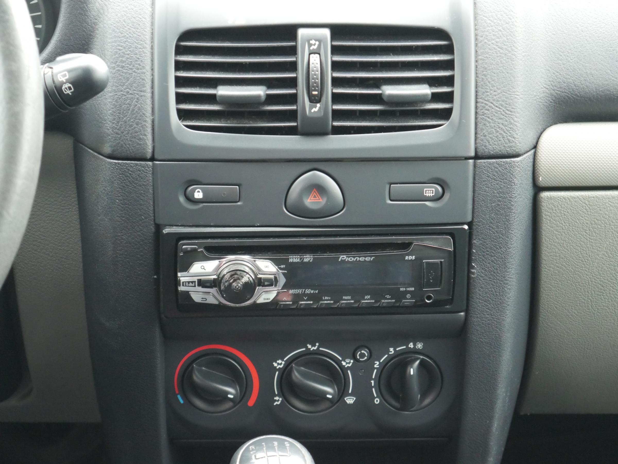 Renault Clio, 2002 - pohled č. 11