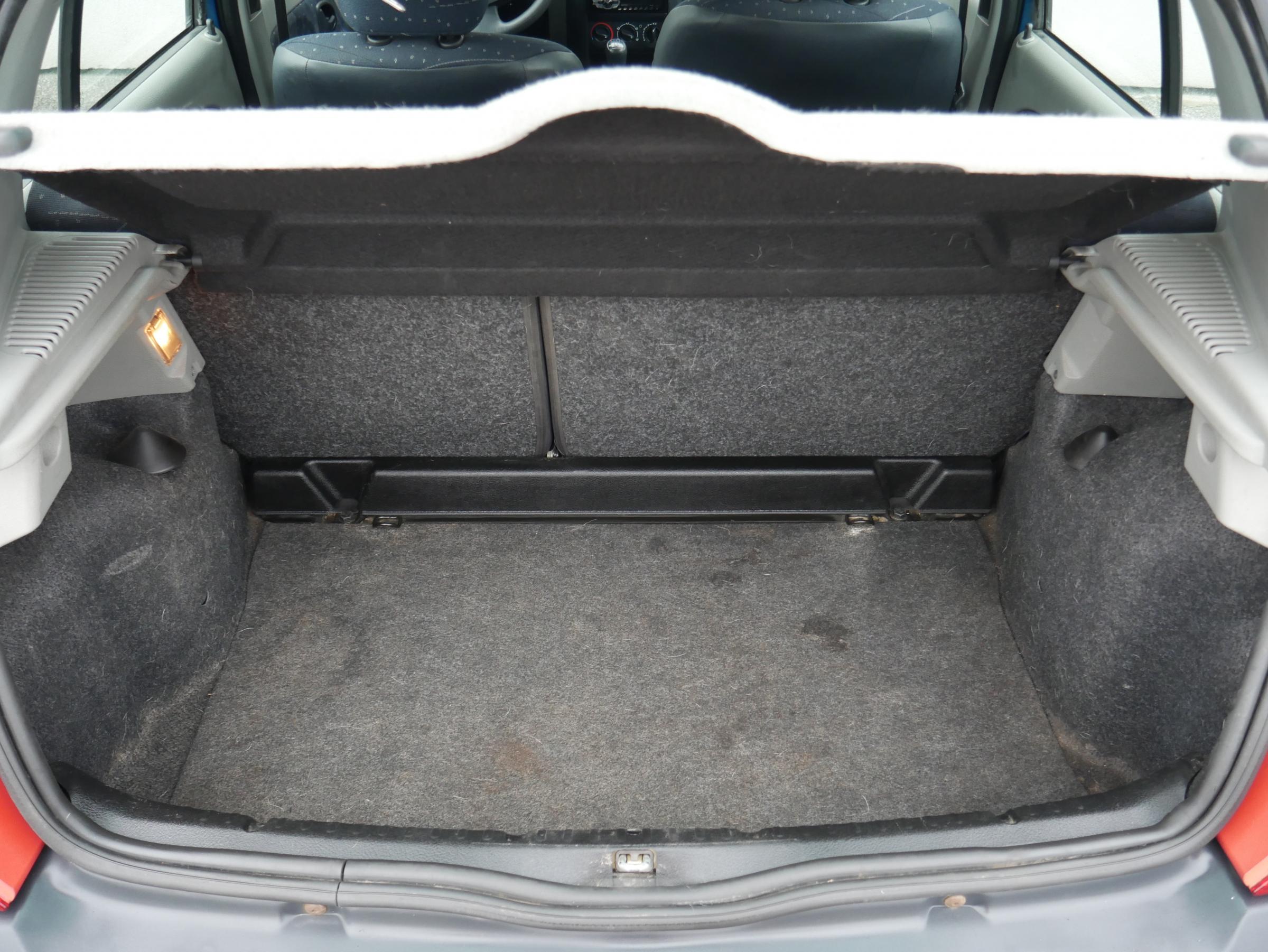 Renault Clio, 2002 - pohled č. 7