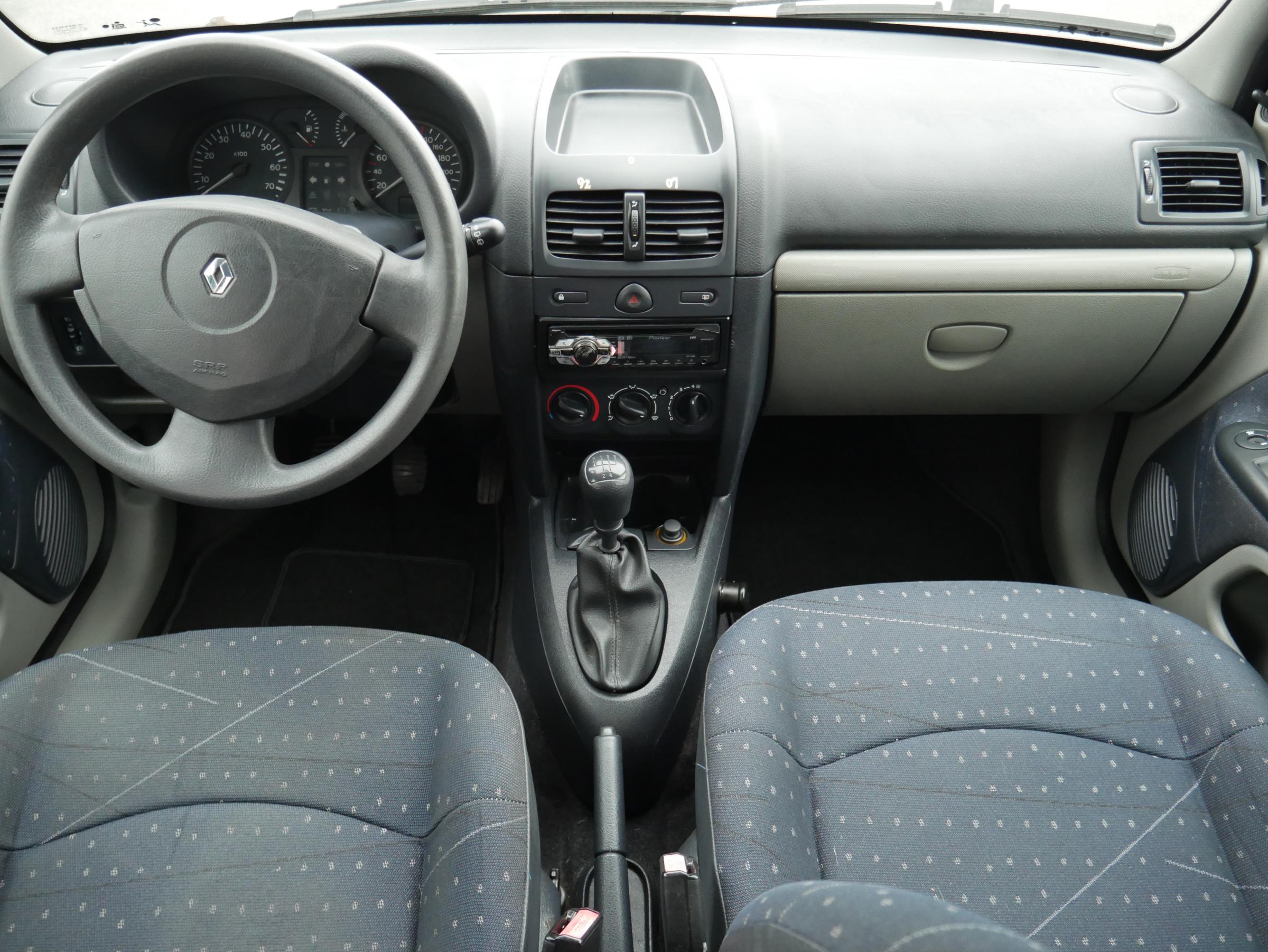 Renault Clio, 2002 - pohled č. 8