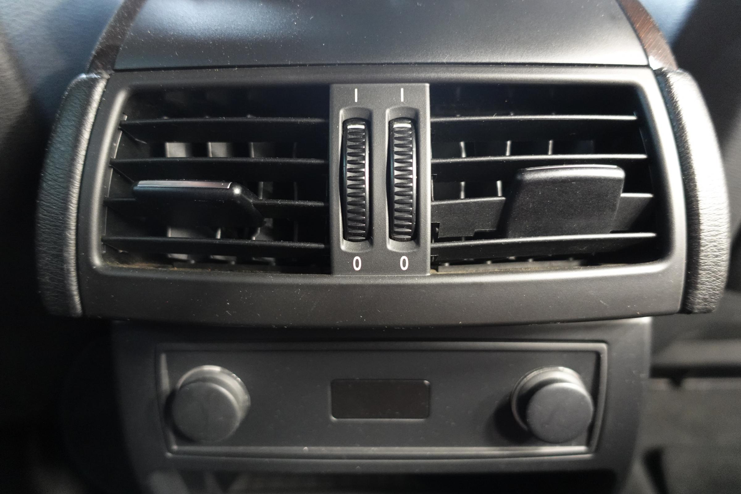 BMW X6, 2011 - pohled č. 19