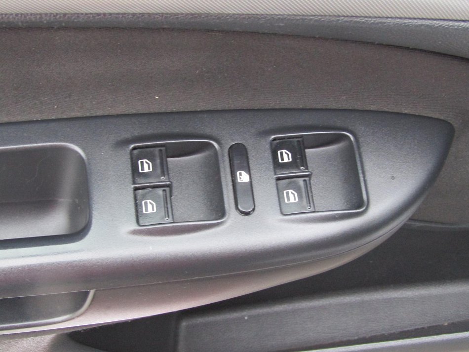 Škoda Octavia II 1.6 TDi Elegance