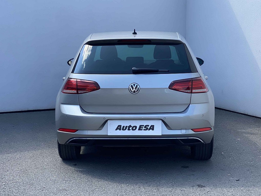Volkswagen Golf 1.0 TSi Sound