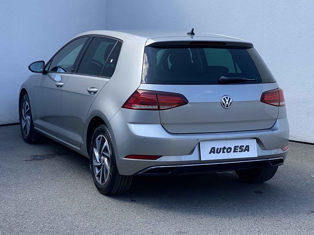 Volkswagen Golf 1.0 TSi Sound