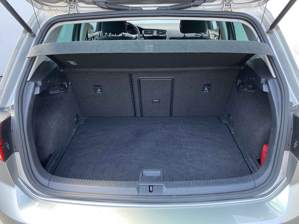 Volkswagen Golf 1.0 TSi Sound