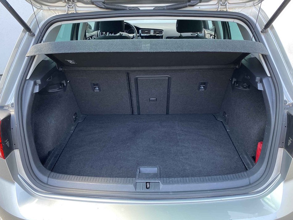 Volkswagen Golf 1.0 TSi Sound