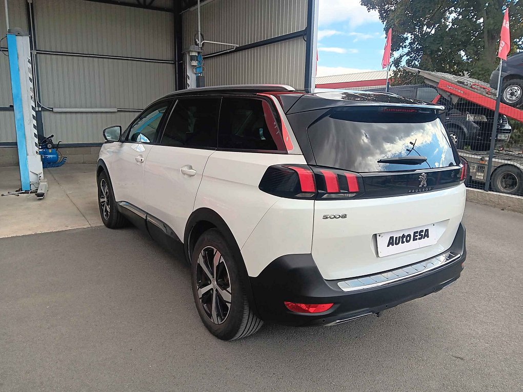 Peugeot 5008 1.5 HDi 