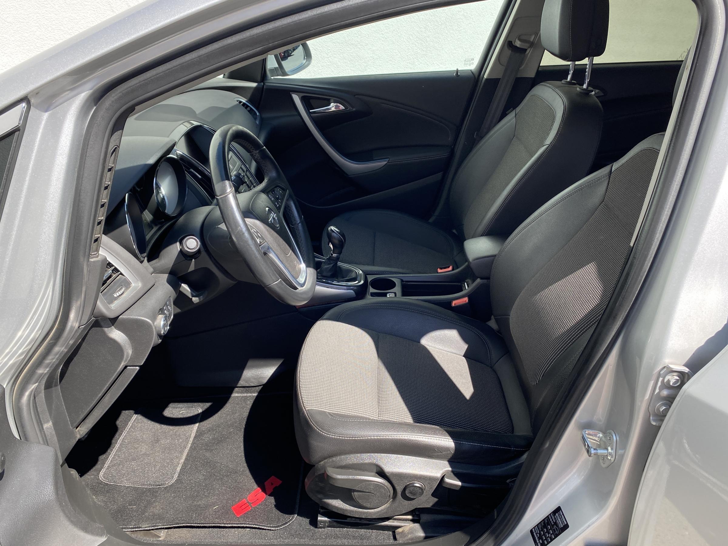 Opel Astra, 2014 - pohled č. 11