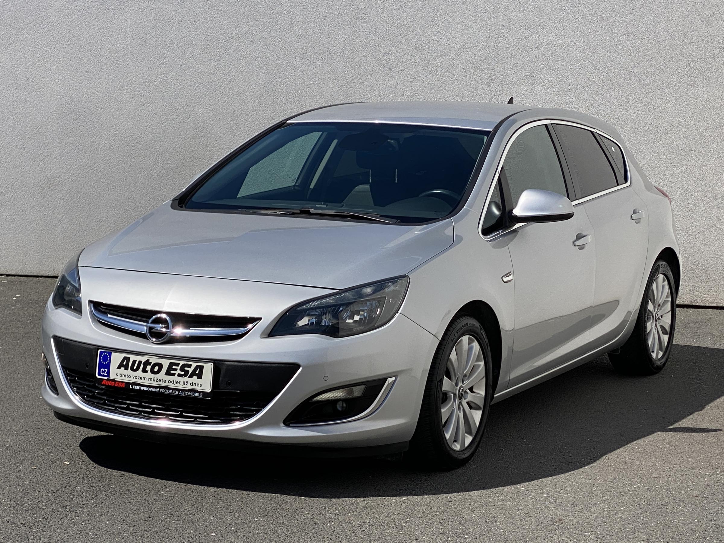 Opel Astra, 2014 - pohled č. 3
