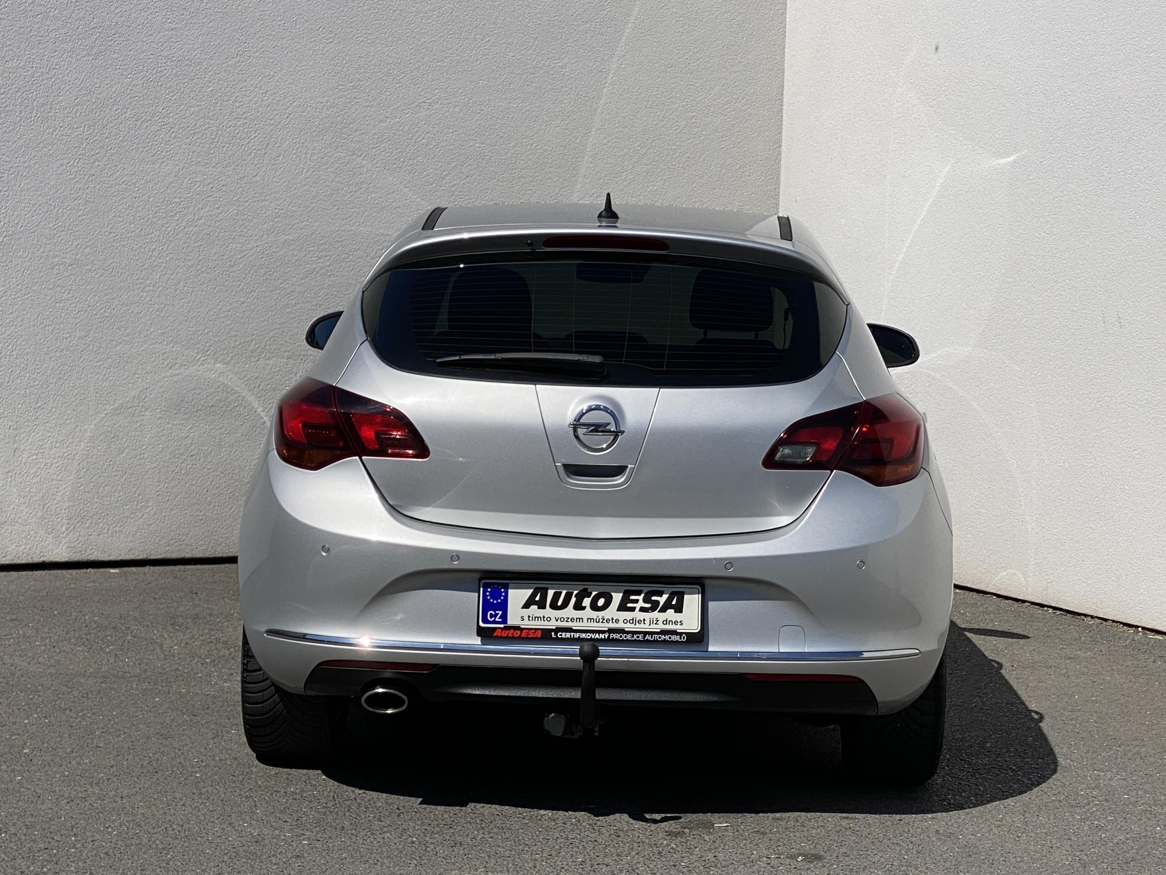 Opel Astra, 2014 - pohled č. 5