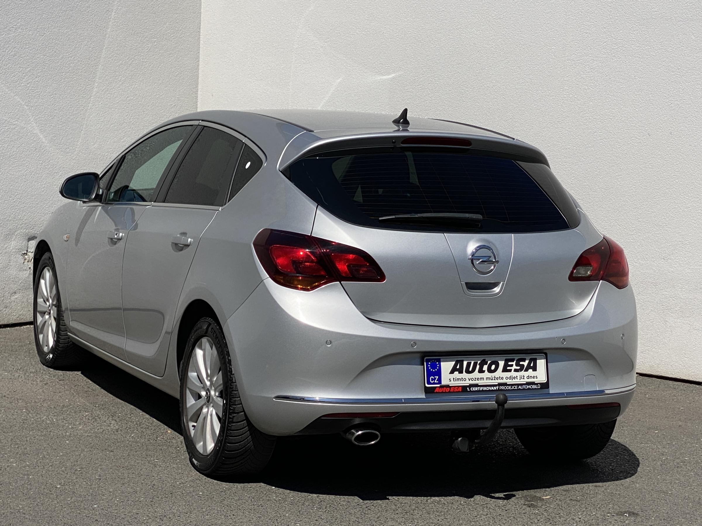 Opel Astra, 2014 - pohled č. 6