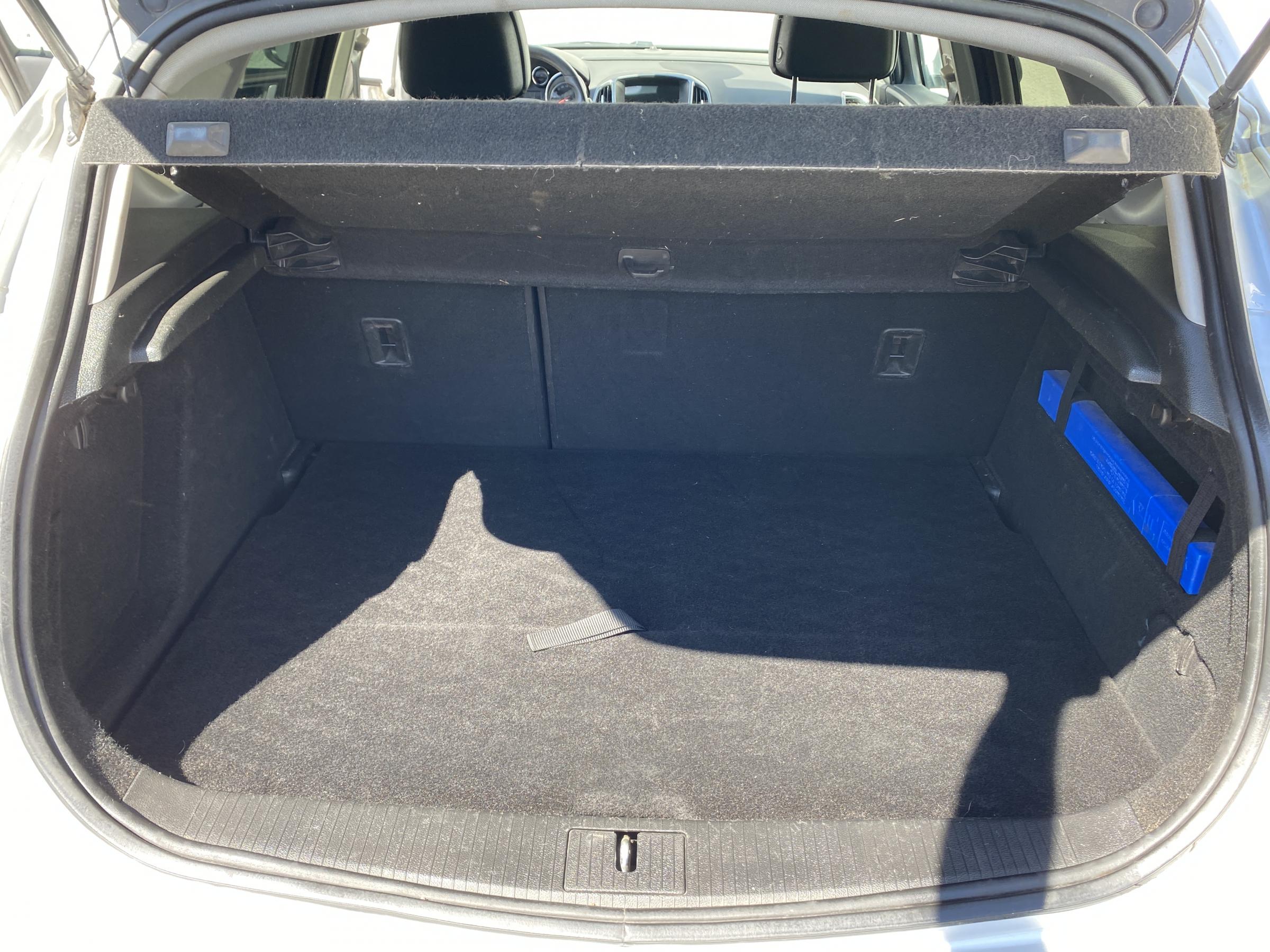 Opel Astra, 2014 - pohled č. 7